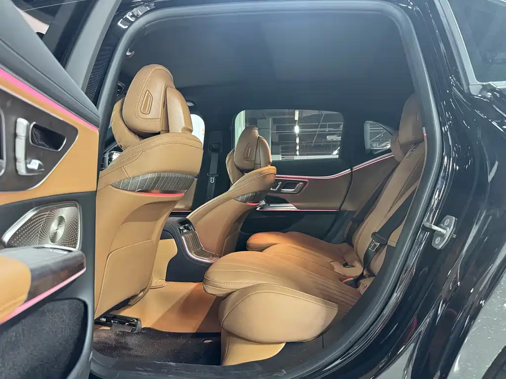 Mercedes-Benz E-Class — миниатюра 5