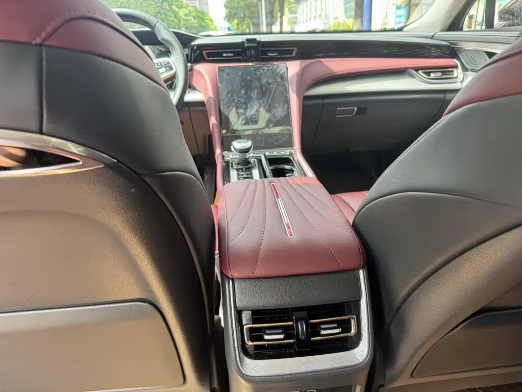 Hongqi Hongqi H5 — миниатюра 6