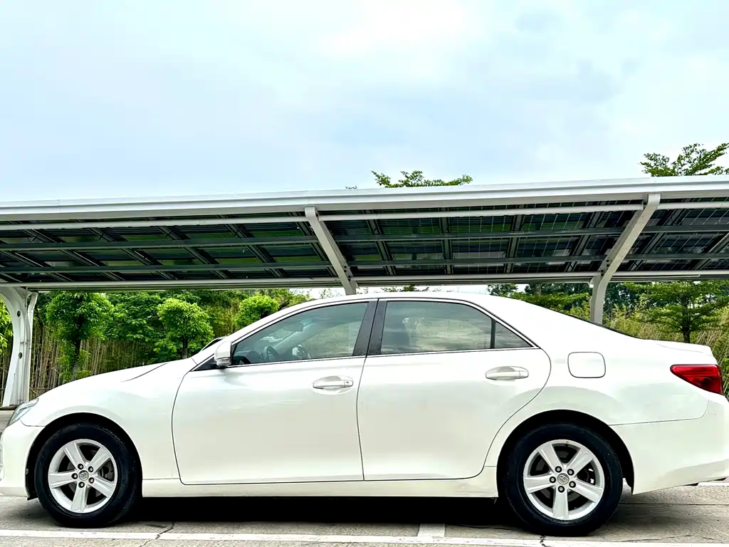 Toyota Reiz 2013 2.5V