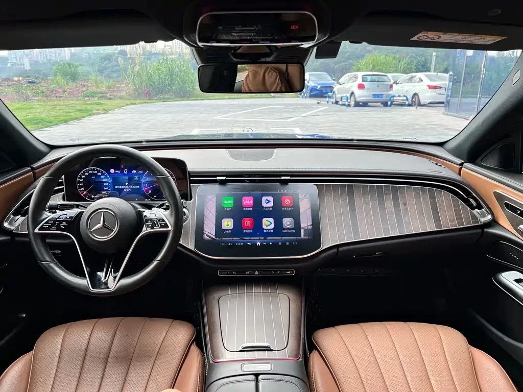 Mercedes-Benz E-Class — миниатюра 11