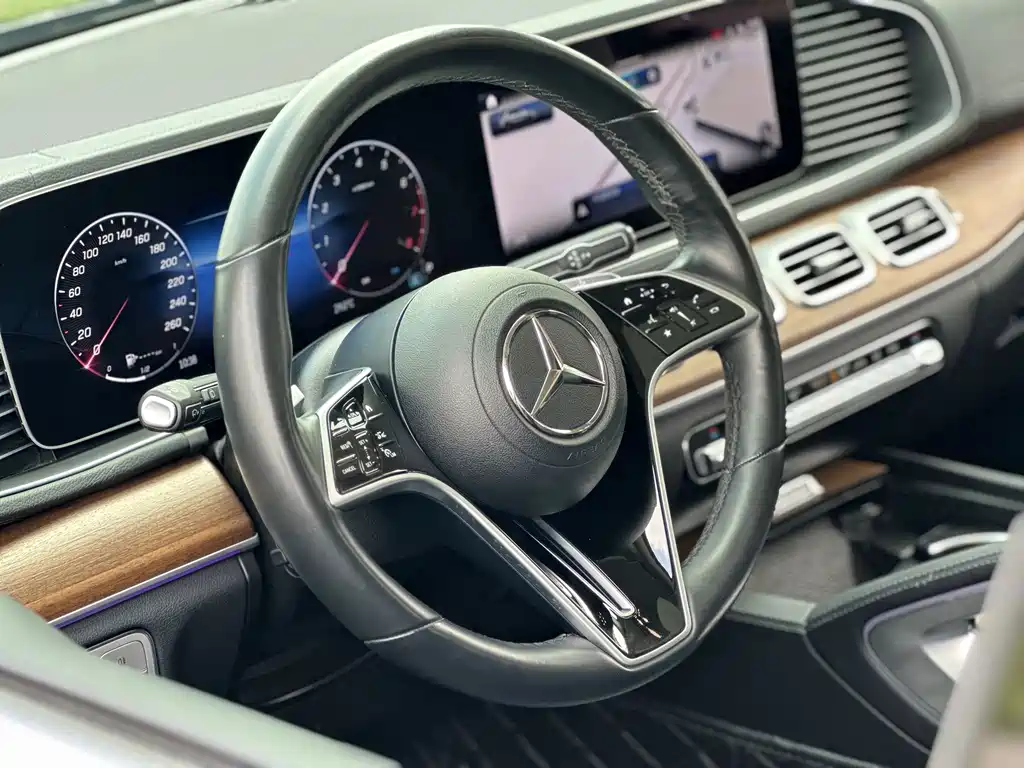 Mercedes-Benz GLE (Import) — миниатюра 9