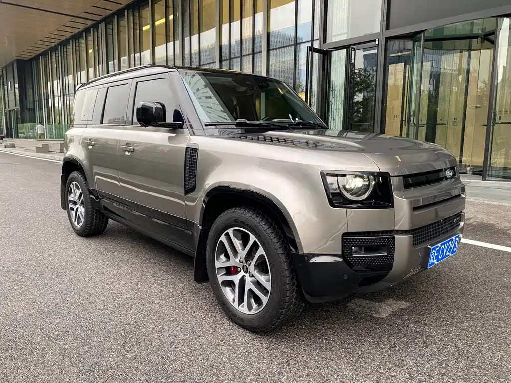 Land Rover Defender — миниатюра 2