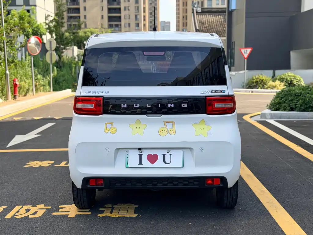 Wuling MINIEV — миниатюра 8