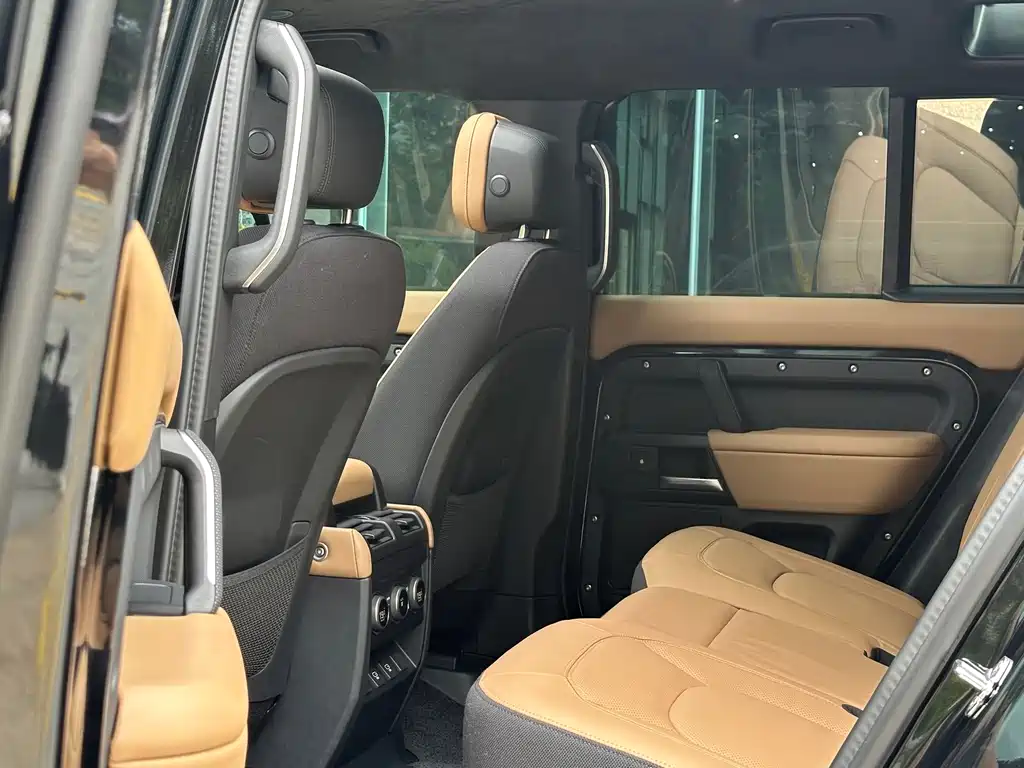 Land Rover Defender — миниатюра 6