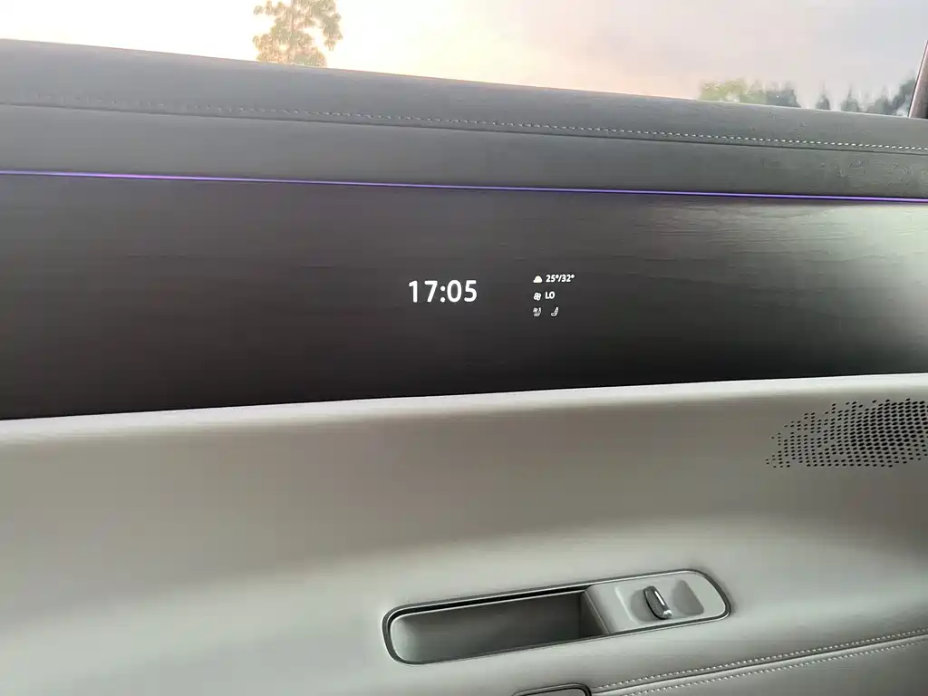 Volkswagen ID.ERA 9X — миниатюра 18