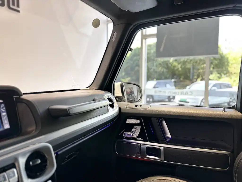 Mercedes-Benz G-Class — миниатюра 7