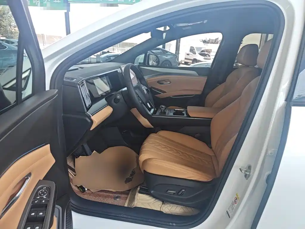 BYD L DM-i — миниатюра 16