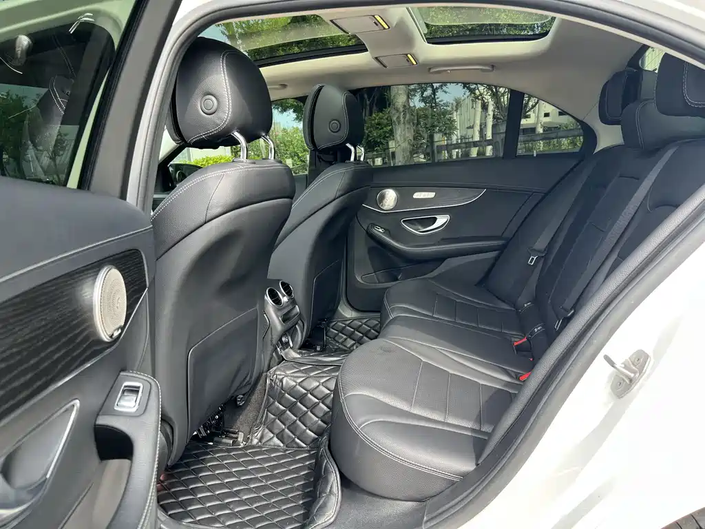 Mercedes-Benz C-Class — миниатюра 9