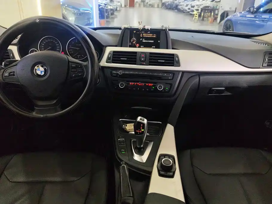 BMW 3 Series — миниатюра 12