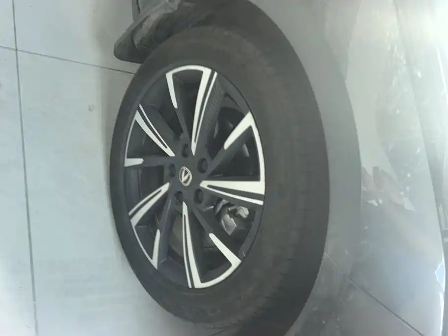 Changan Eado — миниатюра 6