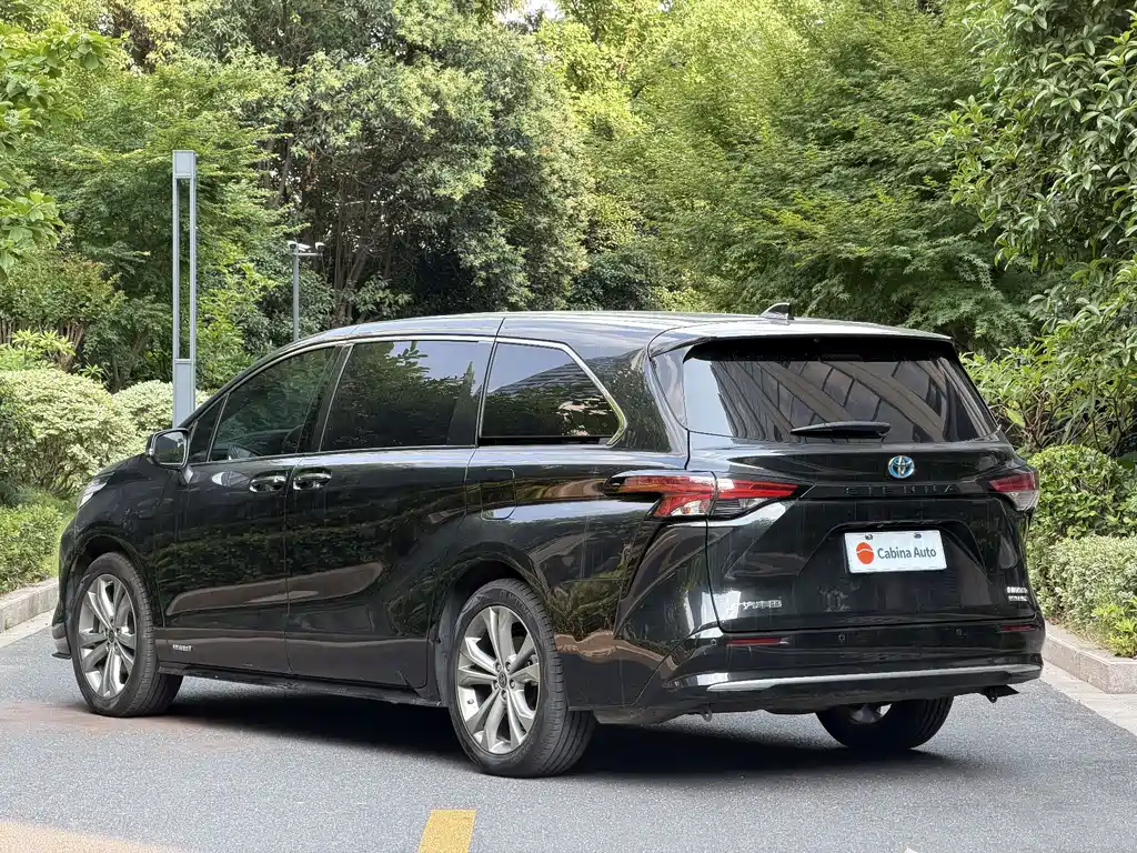 Toyota Sienna — миниатюра 5