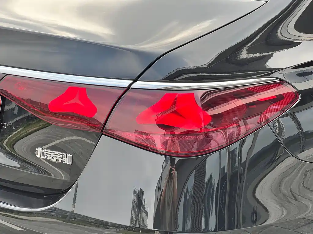 Mercedes-Benz E-Class — миниатюра 20