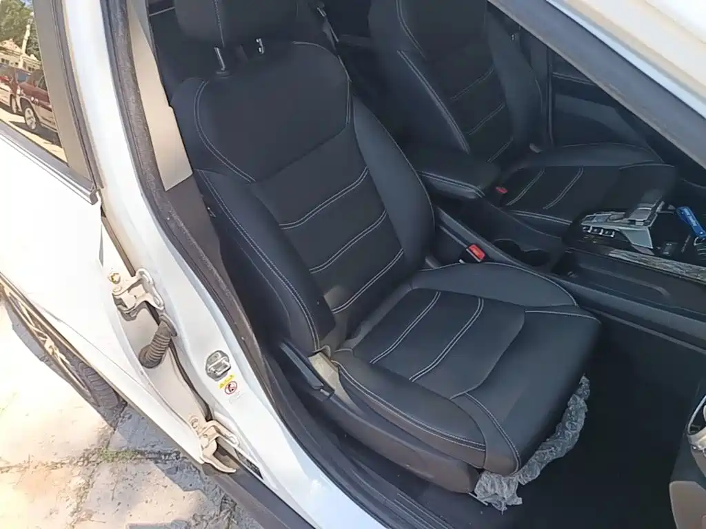 BYD Yuan EV — миниатюра 25