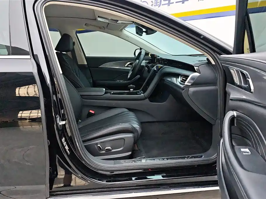 Hongqi H5 2024 2.0T AT