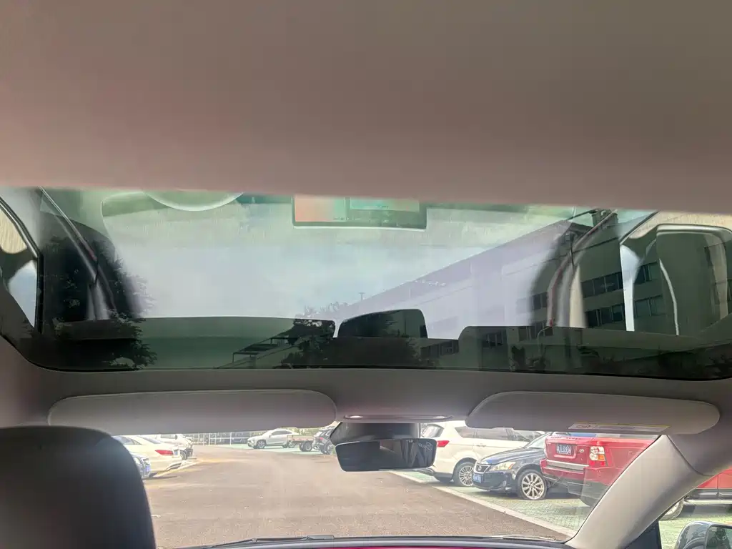 Tesla Model 3 — миниатюра 12