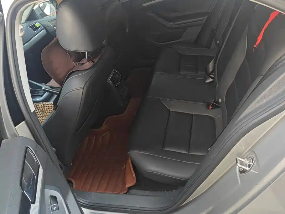 Volkswagen Sagitar — миниатюра 11