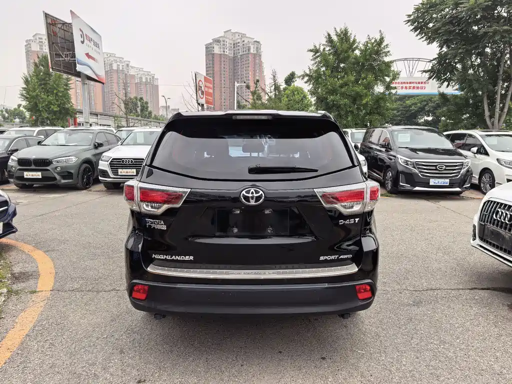 Toyota Highlander 2015 2.0T Luxury 7 мест