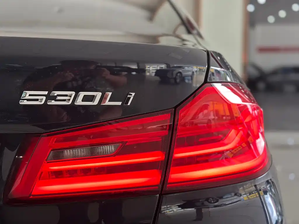 BMW 5 Series — миниатюра 20