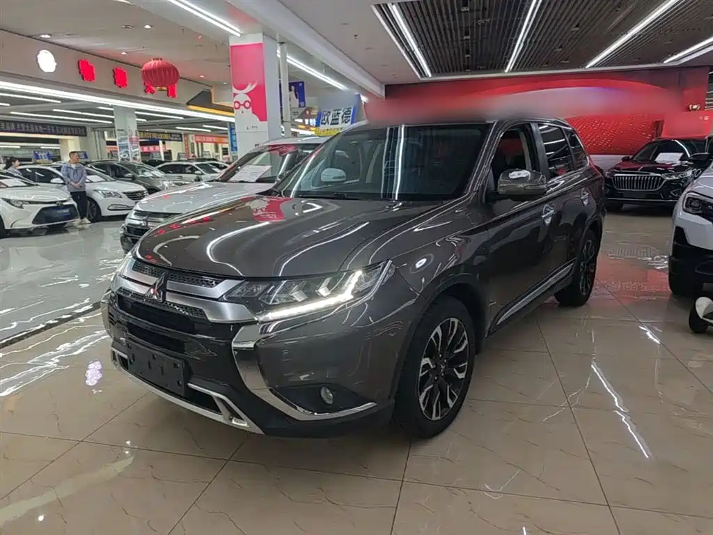 Mitsubishi Outlander 2020