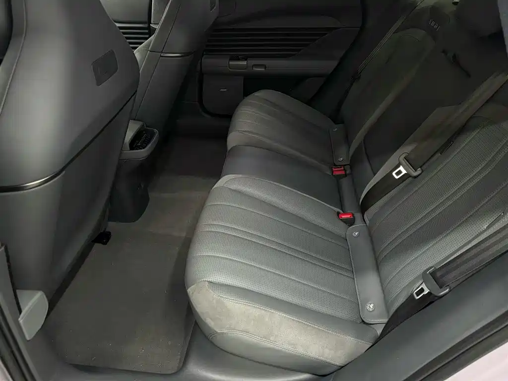 Ауди Ауди. Audi E5 Sportback — миниатюра 11