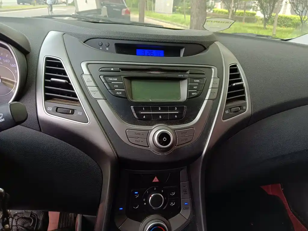 Hyundai Elantra 2015 1.6L AT Fashion