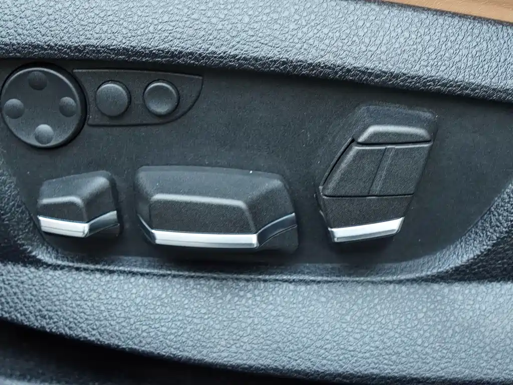 BMW 7 Series — миниатюра 29