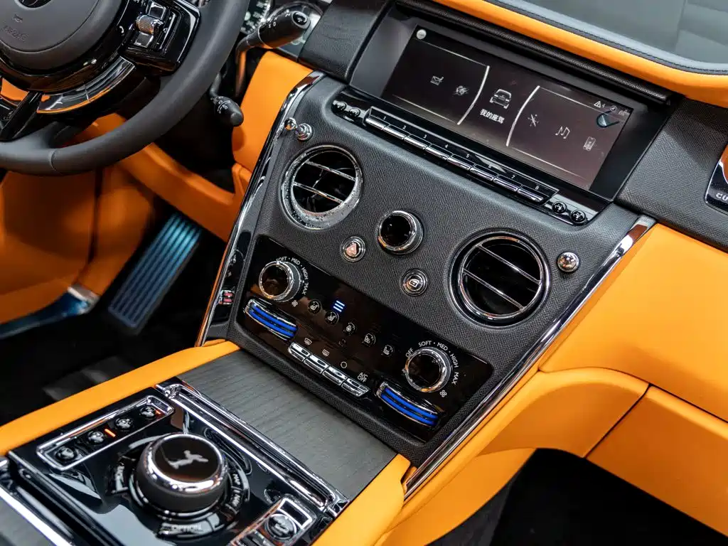 Rolls-Royce Cullinan — миниатюра 25