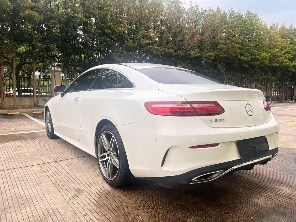 Mercedes-Benz E-Class (Import) — миниатюра 23