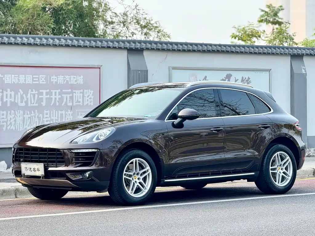 Porsche Macan — миниатюра 3