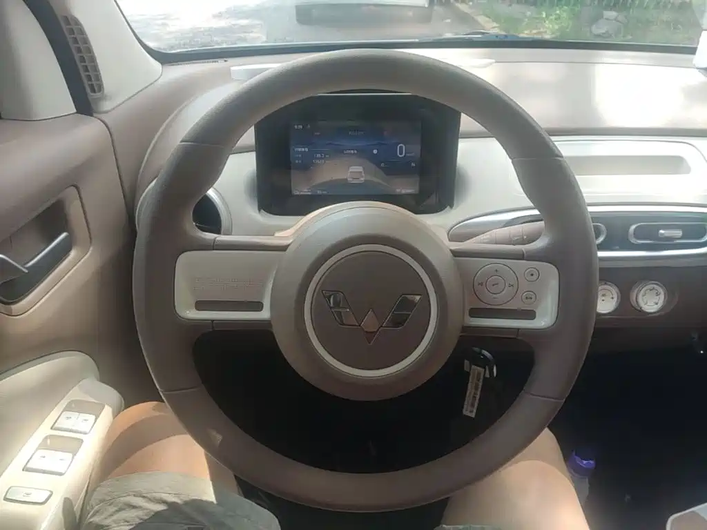 Wuling MINIEV — миниатюра 11
