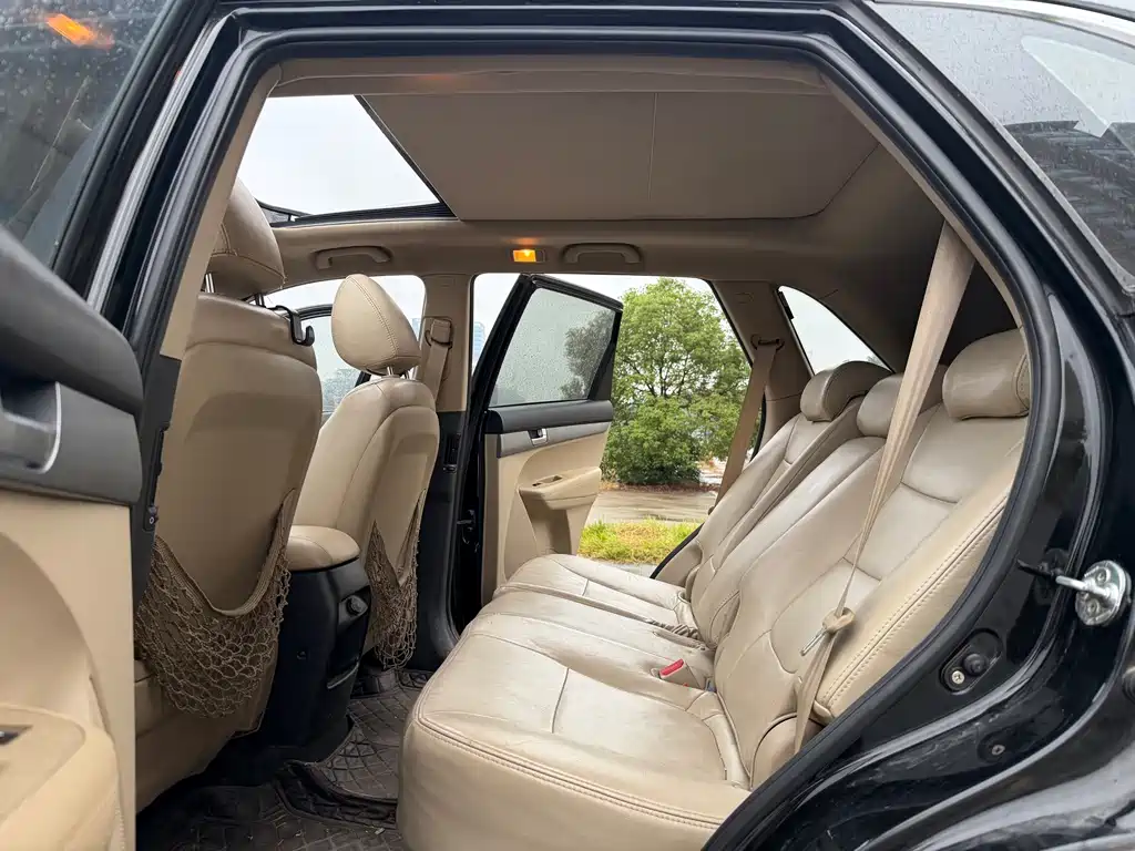 Kia Sorento — миниатюра 9