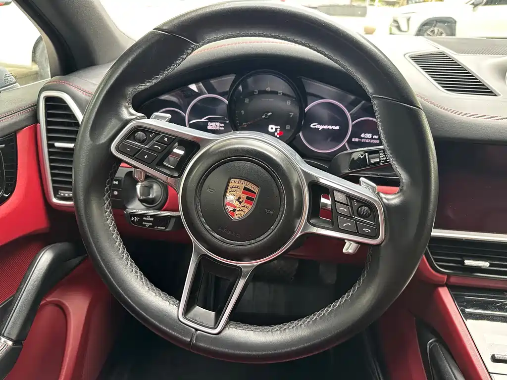 Porsche Cayenne — миниатюра 12