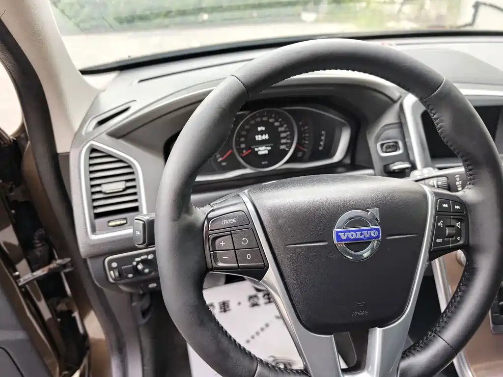 Volvo XC60 — миниатюра 16