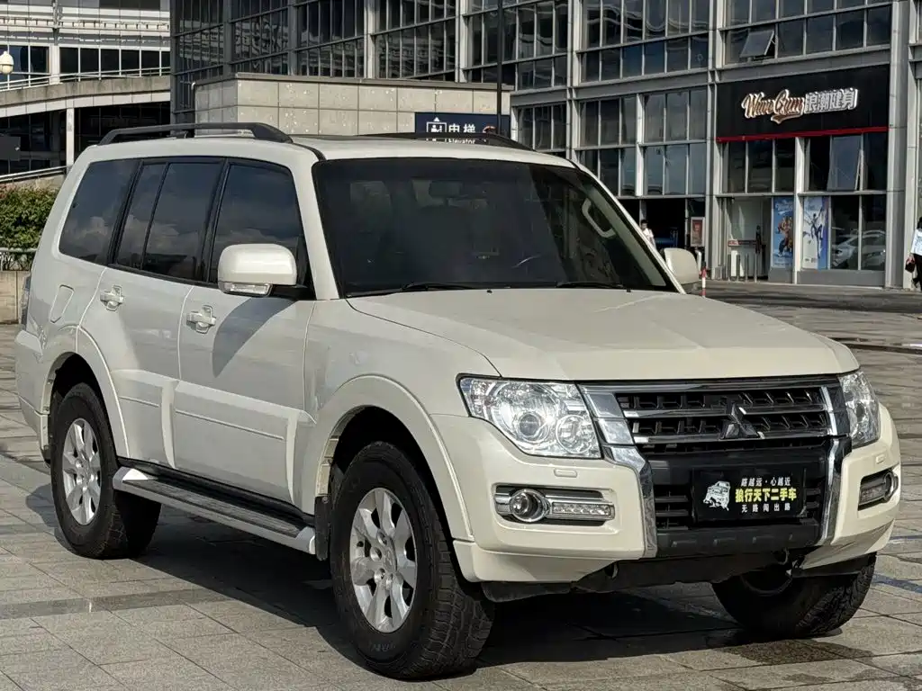 Mitsubishi Pajero (Import) — миниатюра 16