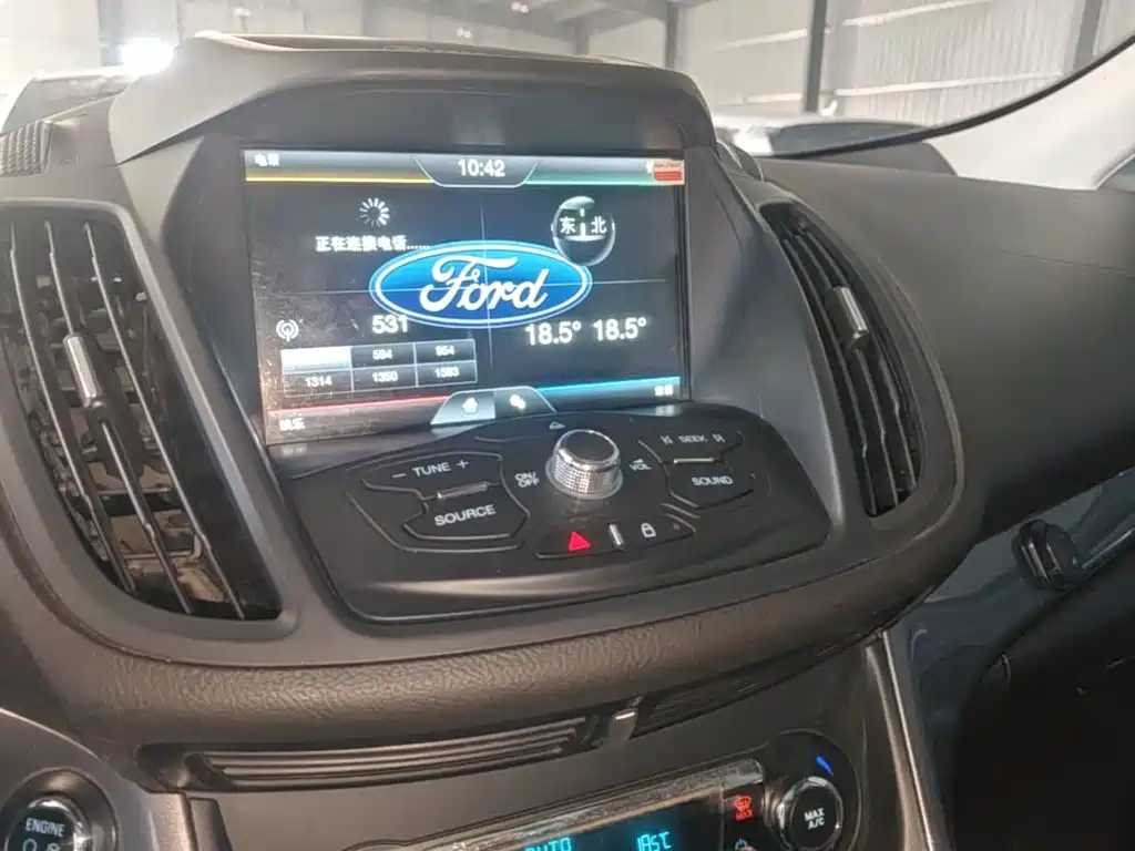 Ford Kuga — миниатюра 13