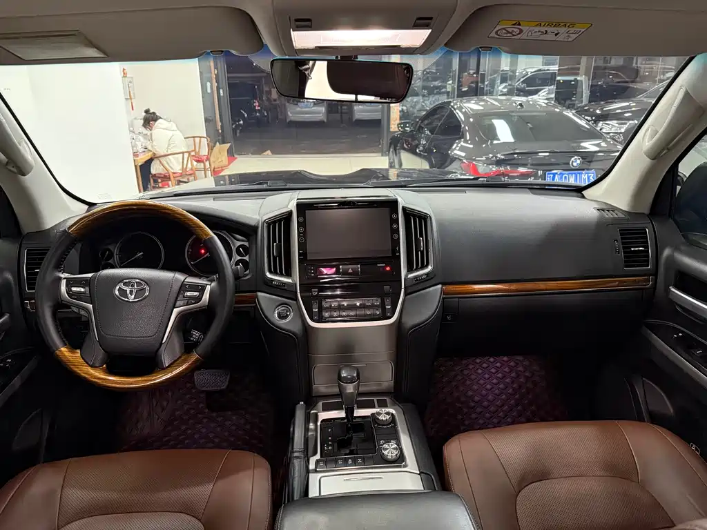 Toyota Land Cruiser 2018 5.7L