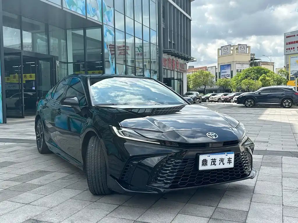Toyota Camry — миниатюра 6