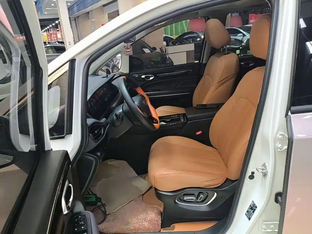 GAC Motor Trumpchi M6 — миниатюра 15
