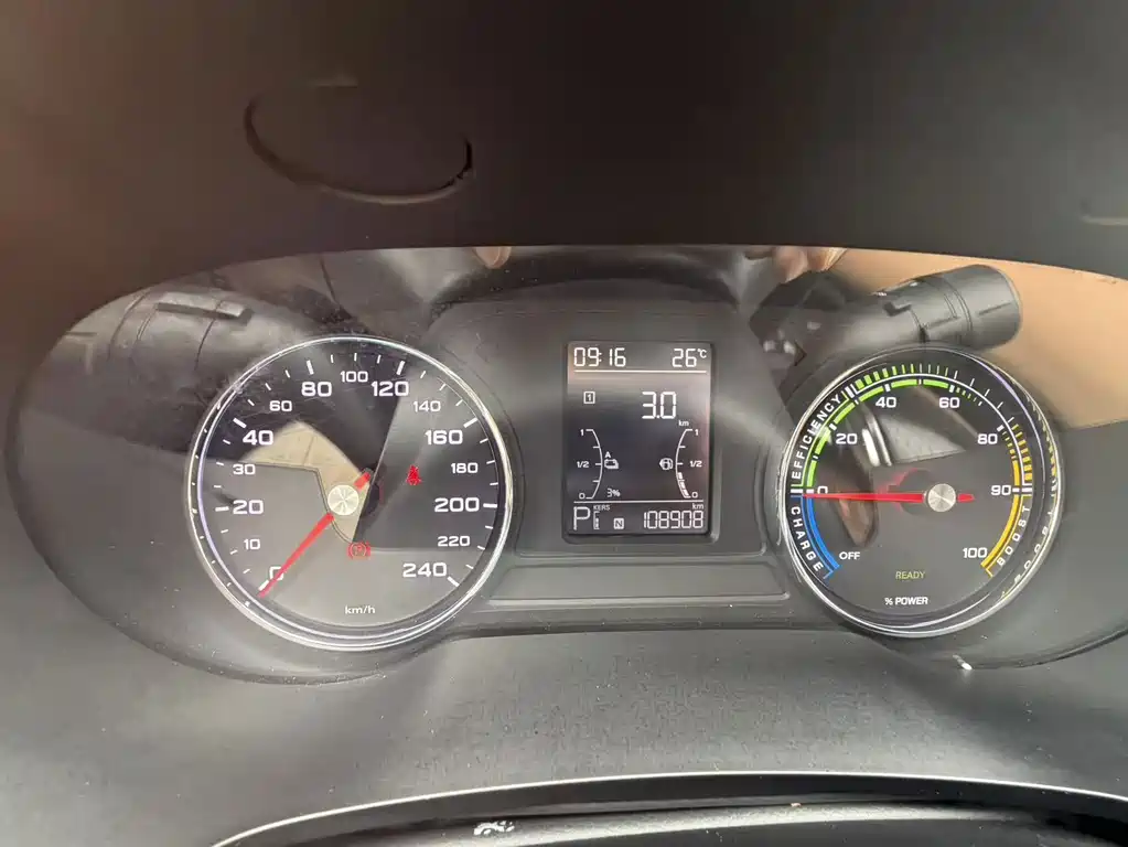 Roewe i6 MAX New Energy — миниатюра 14