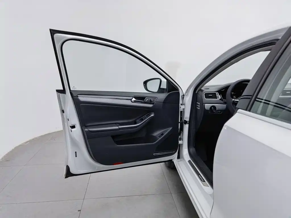 Volkswagen Sagitar — миниатюра 8