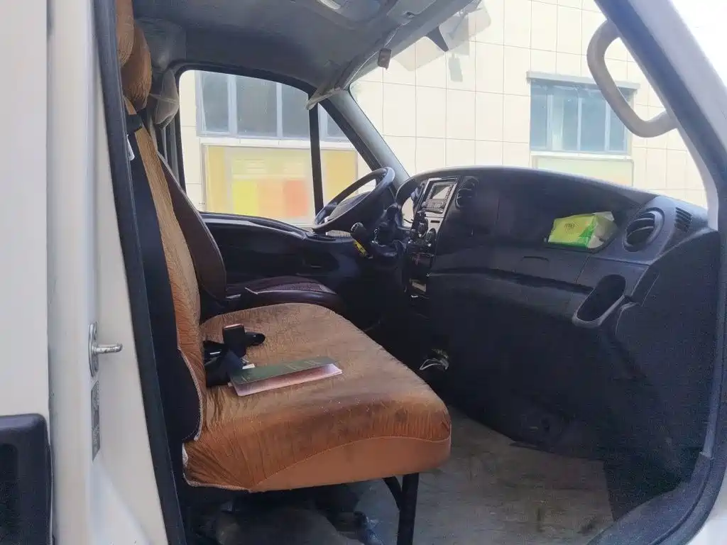 IVECO Ousheng — миниатюра 20