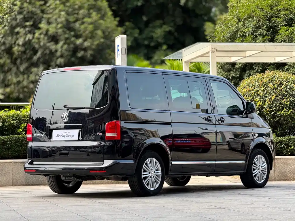 Volkswagen Multivan — миниатюра 3