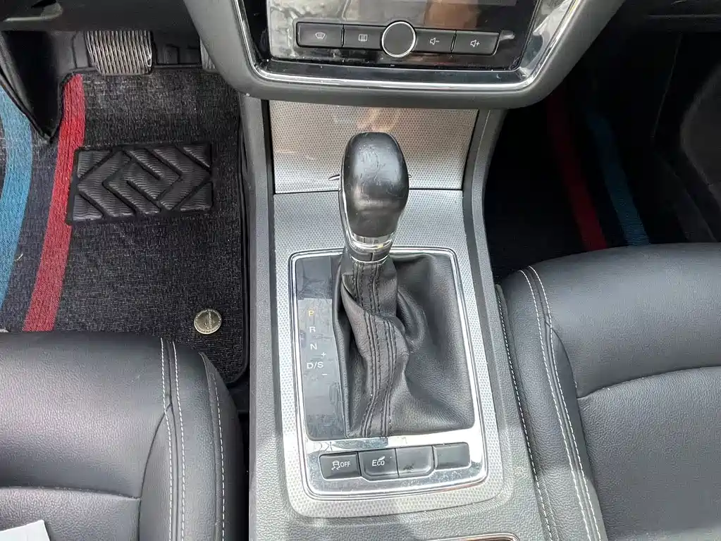 Roewe Roewe i6 Classic — миниатюра 12