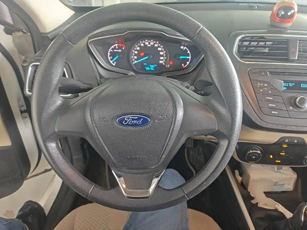 Ford Escort — миниатюра 11