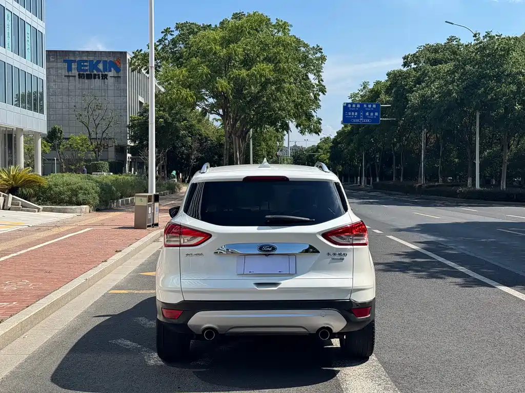 Ford Kuga — миниатюра 9