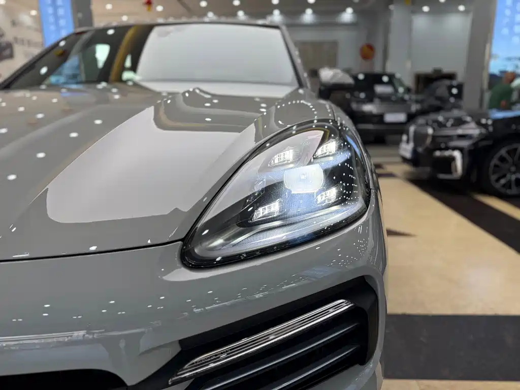 Porsche Cayenne — миниатюра 23