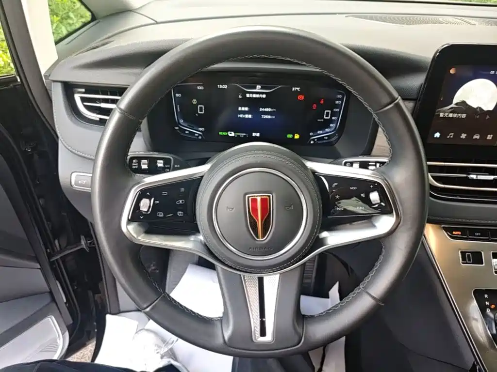 Hongqi Hongqi HQ9 PHEV — миниатюра 11