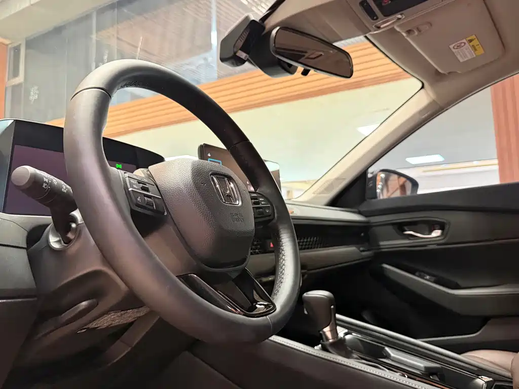 Honda Accord — миниатюра 7