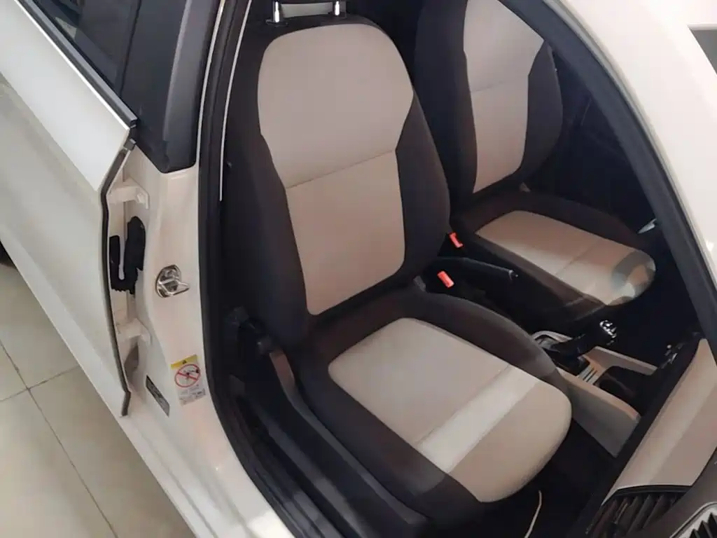 Skoda Fabia — миниатюра 20