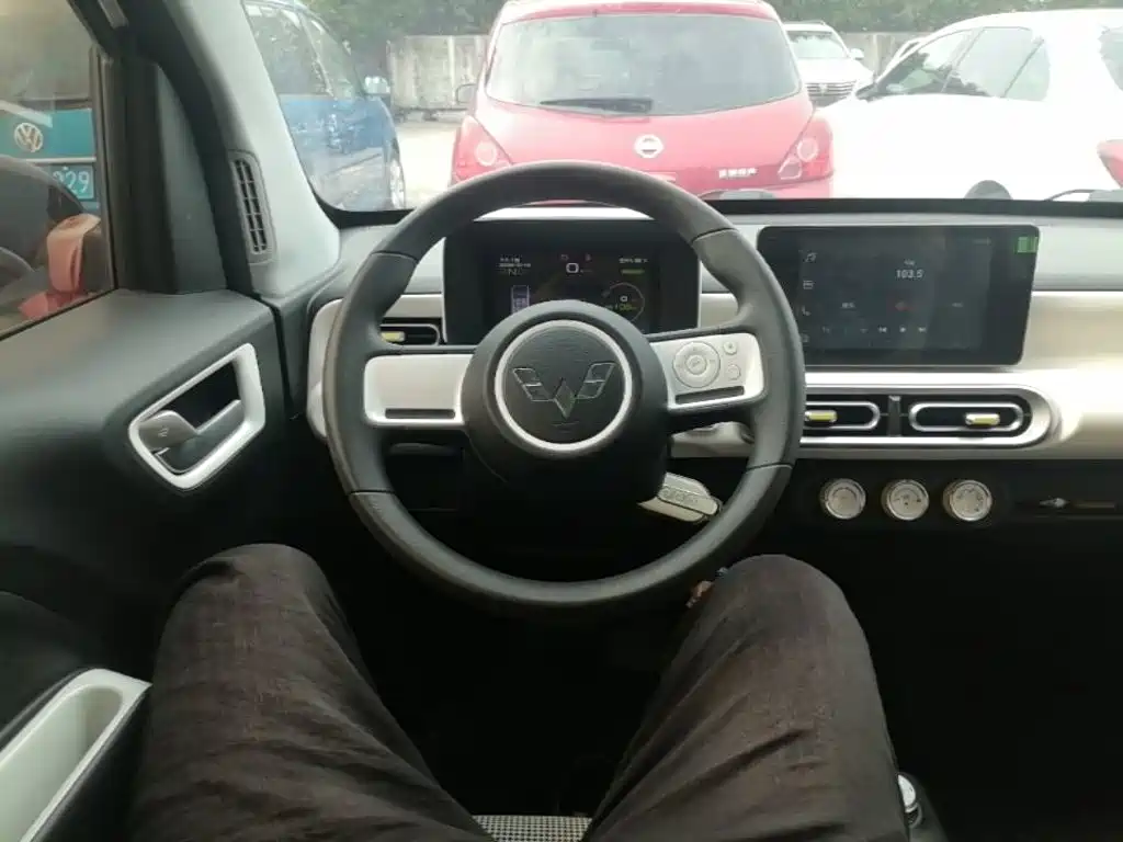 Wuling MINIEV — миниатюра 11